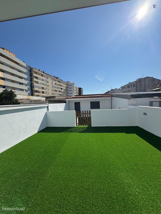 Quarto - localizado em Paranhos Porto