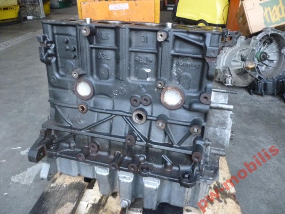 Блок двигателя Volkswagen Caddy 1.6 tdi Golf VI Passat B7 комплектный