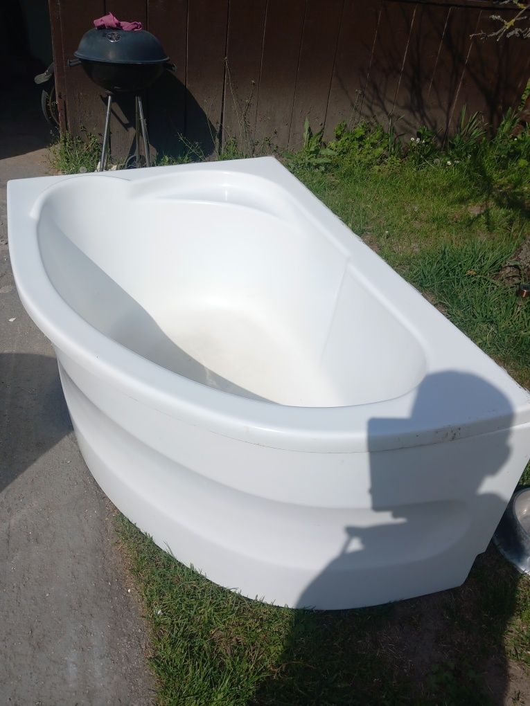 wanna akrylowa z osłoną 130cm używana
