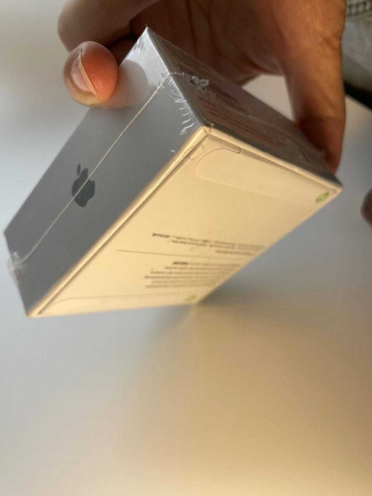 Zupełnie nowe słuchawki__Apple_AirPods__4_generacji w świetnej cenie