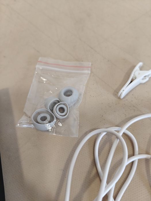 Auriculares com Fio GOODIS – controlo de som + acessórios