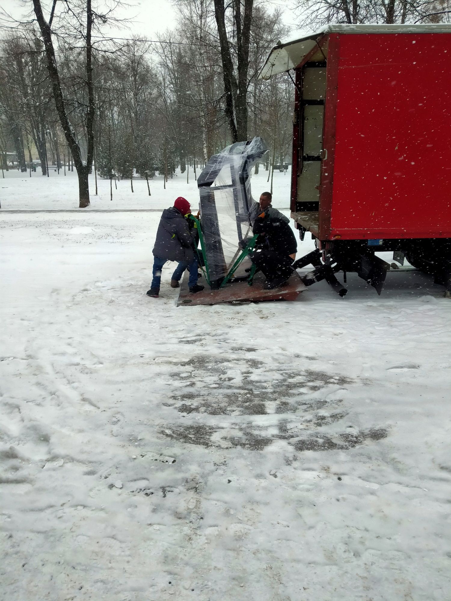 Грузовое такси Квартирный переезд Перевозка грузов по Харькову и облас