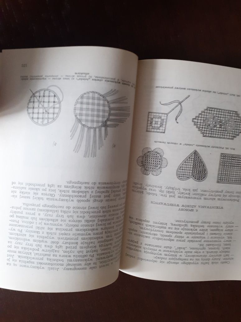 4 Poradnikii o hafciarstwie i szydelkowaniu z lat 70 ubiegłego wieku