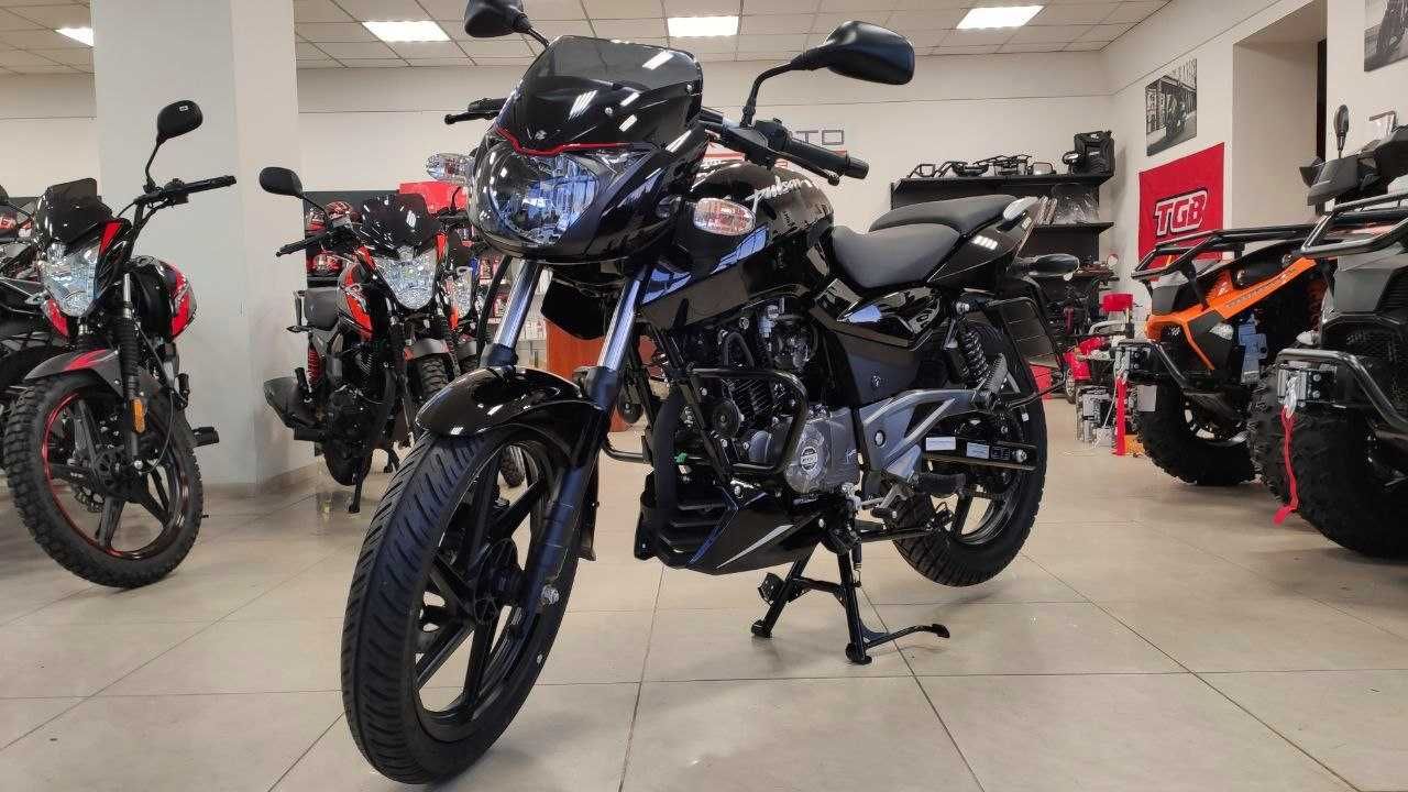 Новий сучасний мотоцикл Bajaj Pulsar 180 в Арт мото Житомир