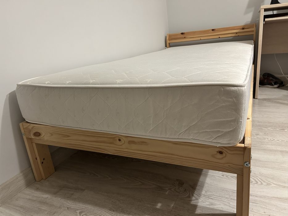 Materac sprężynowy 90x200x18 w nowym stanie