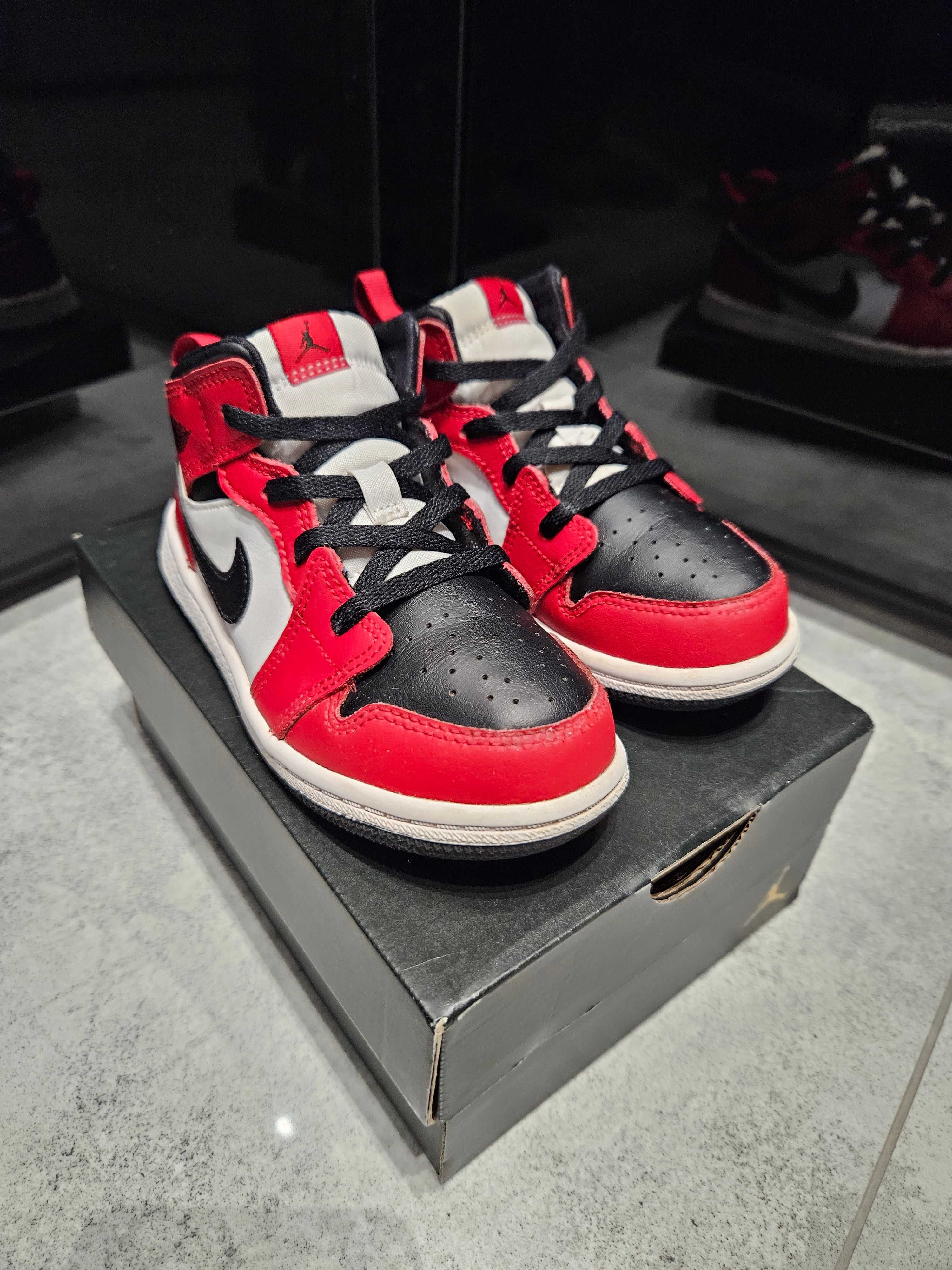 Buty Nike Air Jordan 1 Mid Alt (TD) "Chicago Black Toe" r. 27eu/16cm