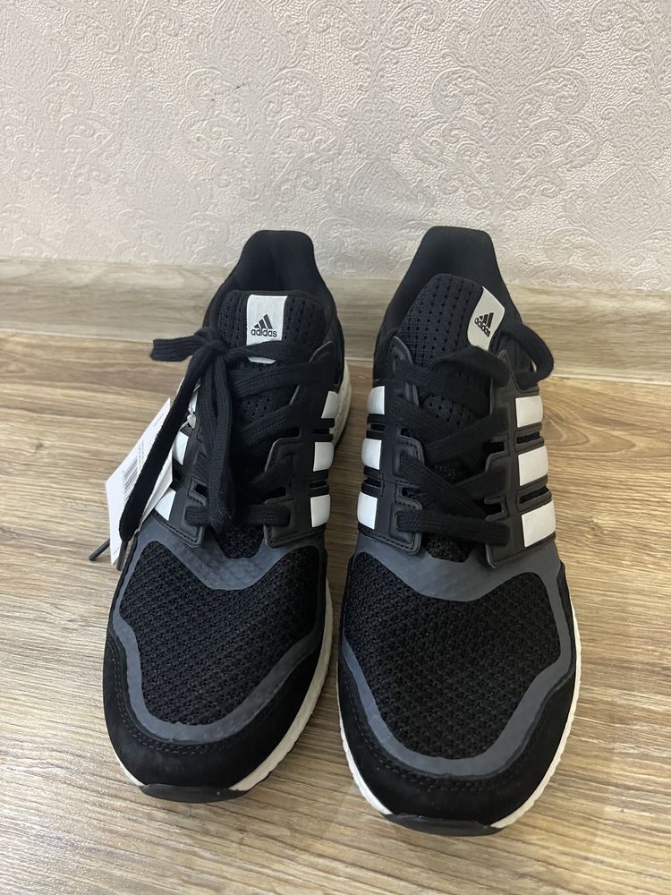 Кросівки Adidas Ultraboost чорго кольору