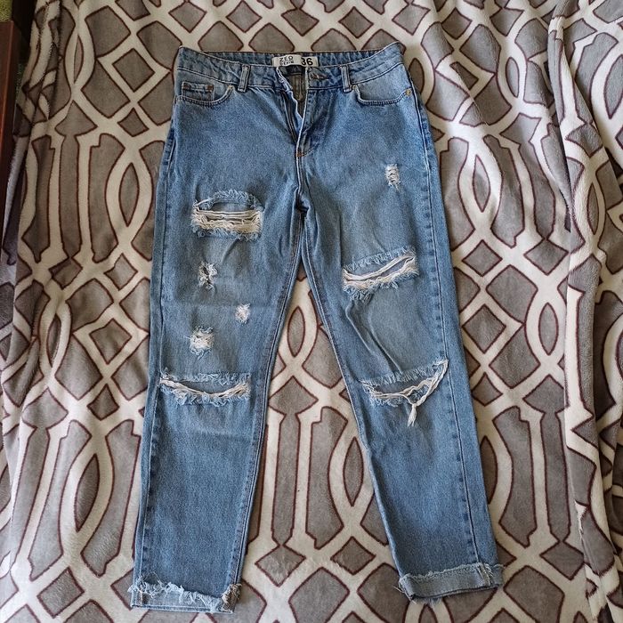 Джинси світло-блакитного кольору