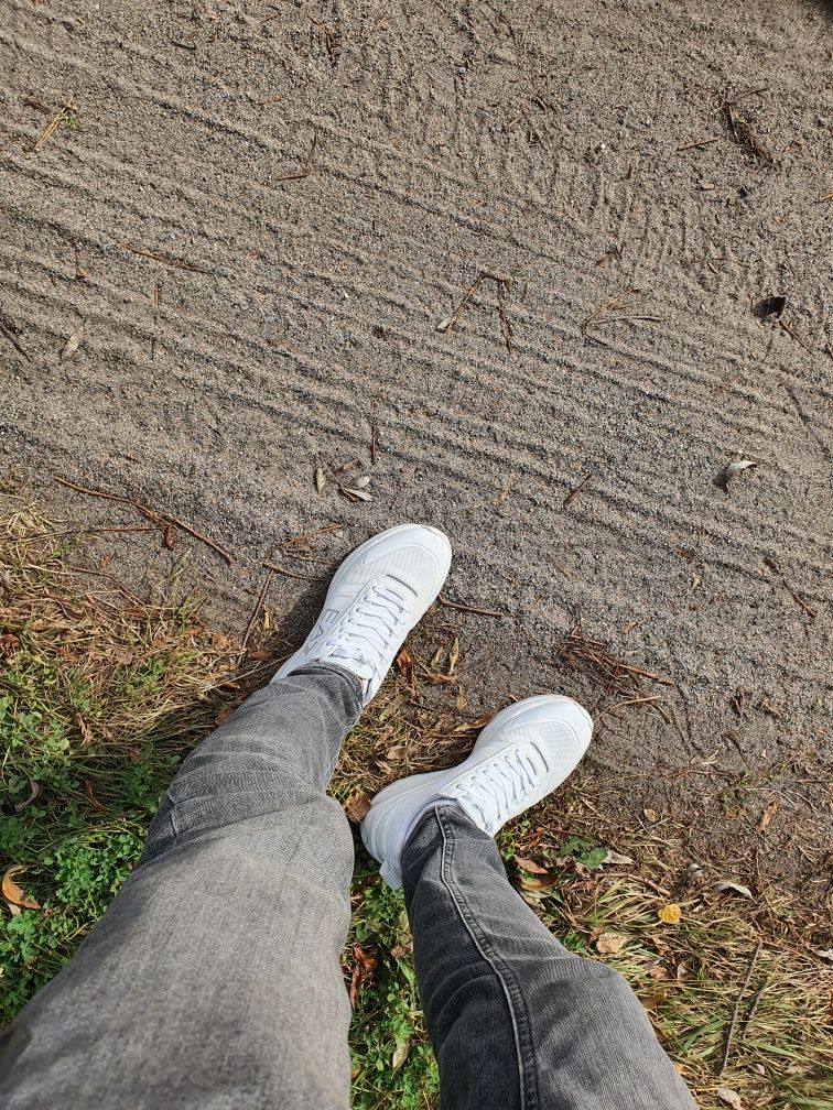 Buty Emporio Armani sneakers białe jak nowe użyte kilka razy