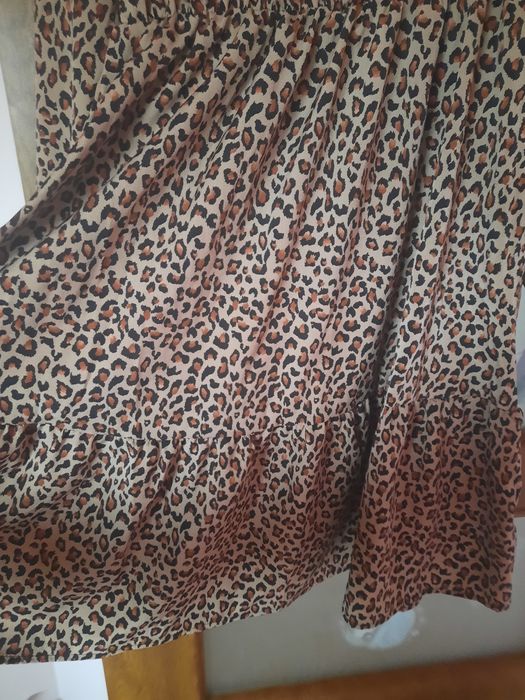 Luźna sukienka w panterke M