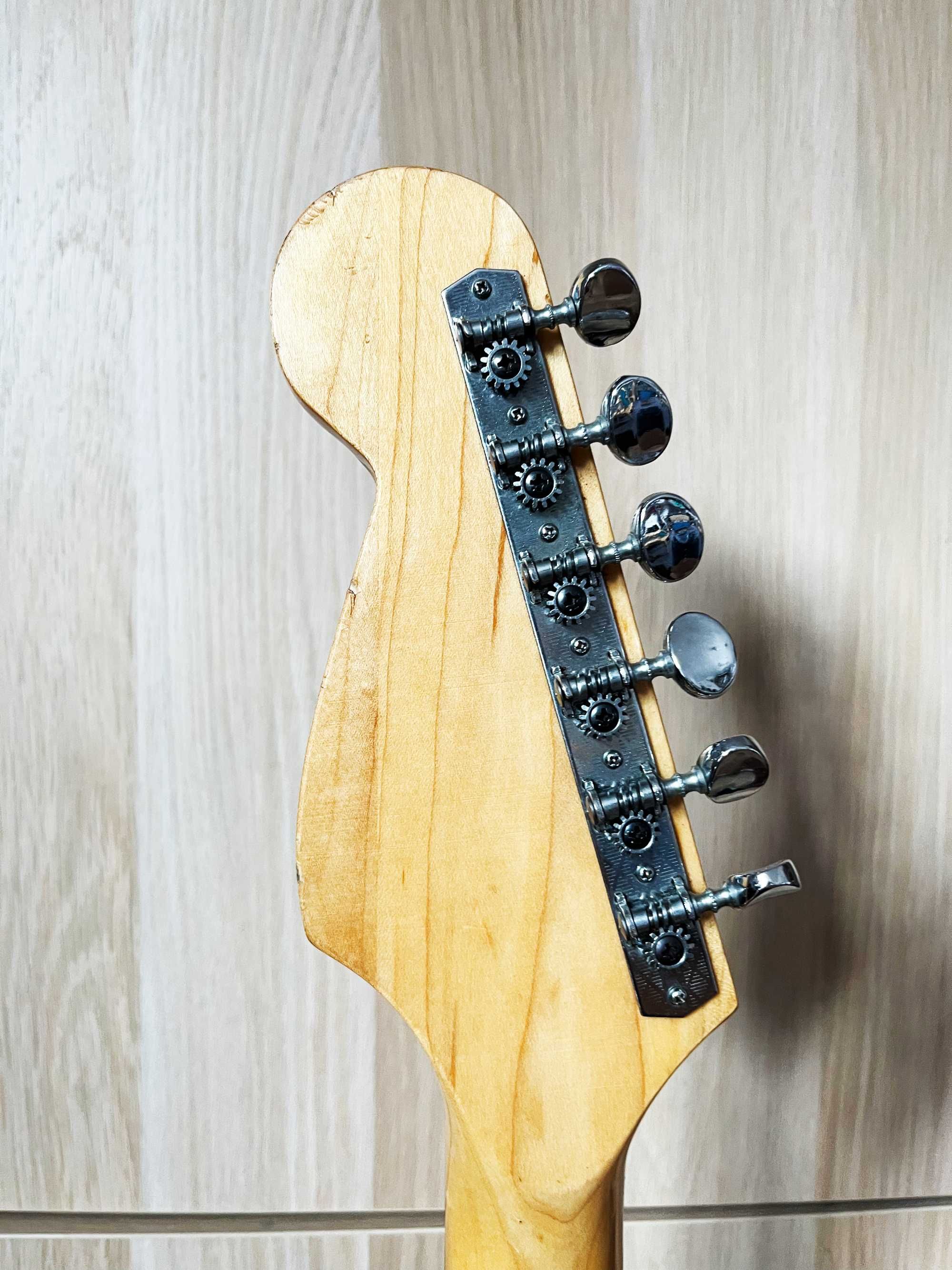 Gitara elektryczna Yamato Mustang, kopia Fender Mustang z lat 80