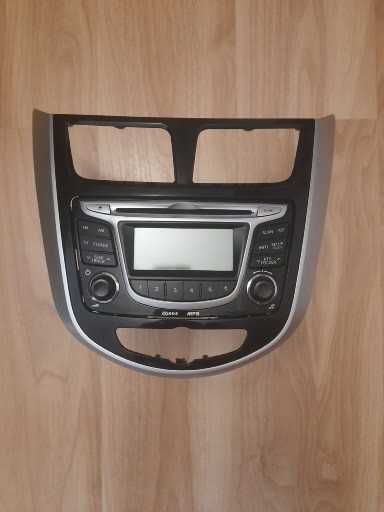 Штатна магнітола Hyundai Accent 2012 з рамкою