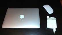 Macbook Air 2015 (ekran 11 cali) + ładowarka + myszka Apple Magic