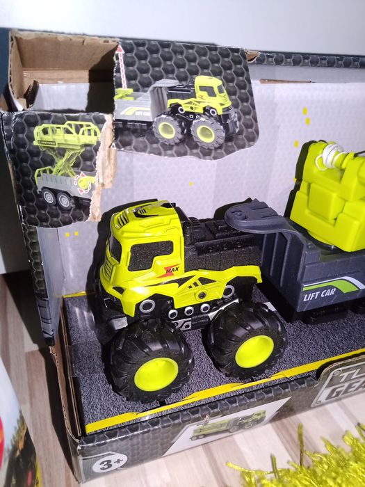 Auto na pilota i dźwig