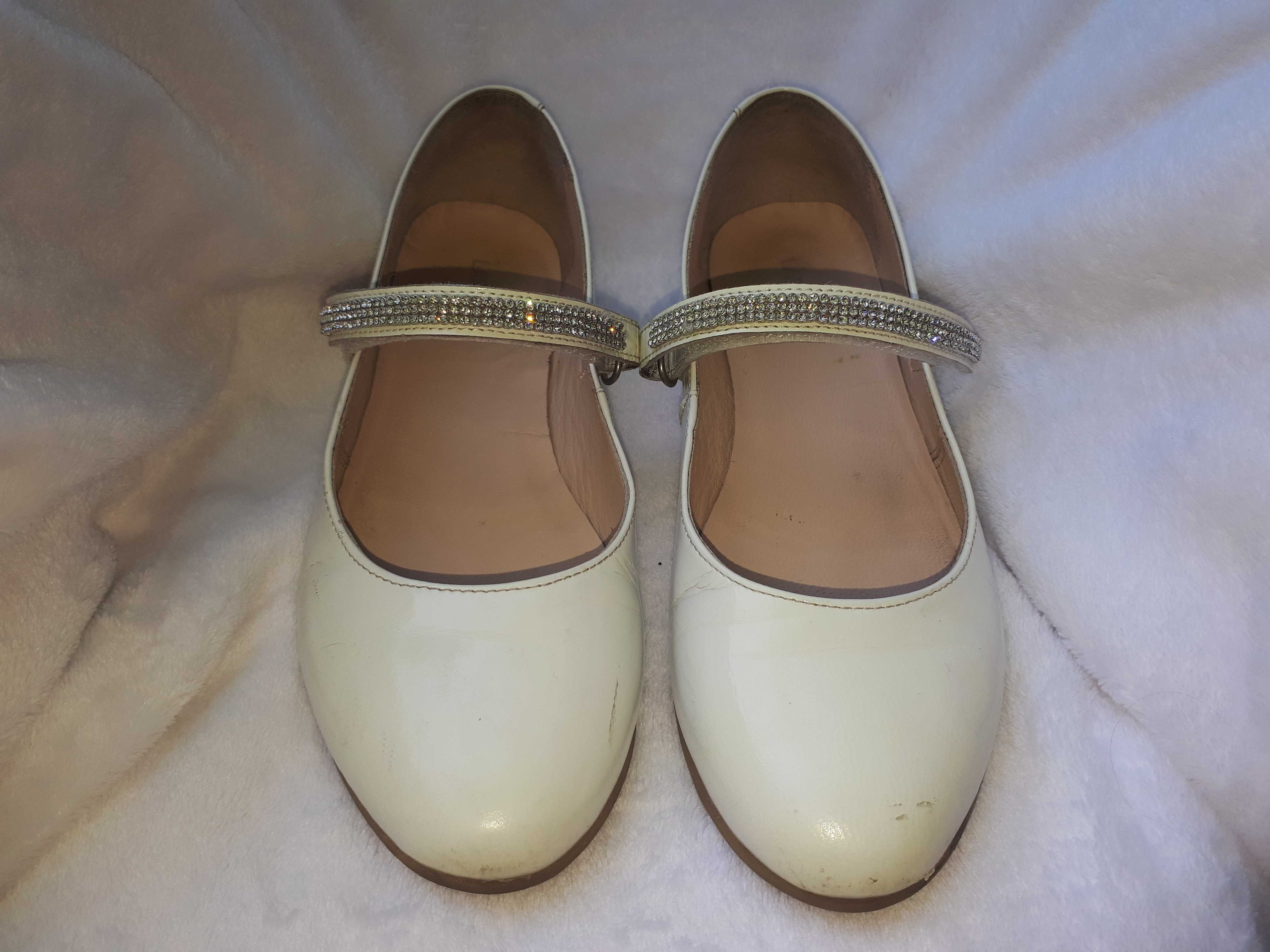 Buty komunijne, ivory,ecru, krem, białe, Lasocki, CCC, skóra, 35, 23cm