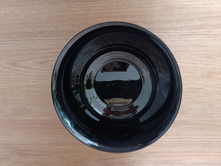 Czarna duża  miska na sałatkę 24 cm grube szkło typu arcoroc
