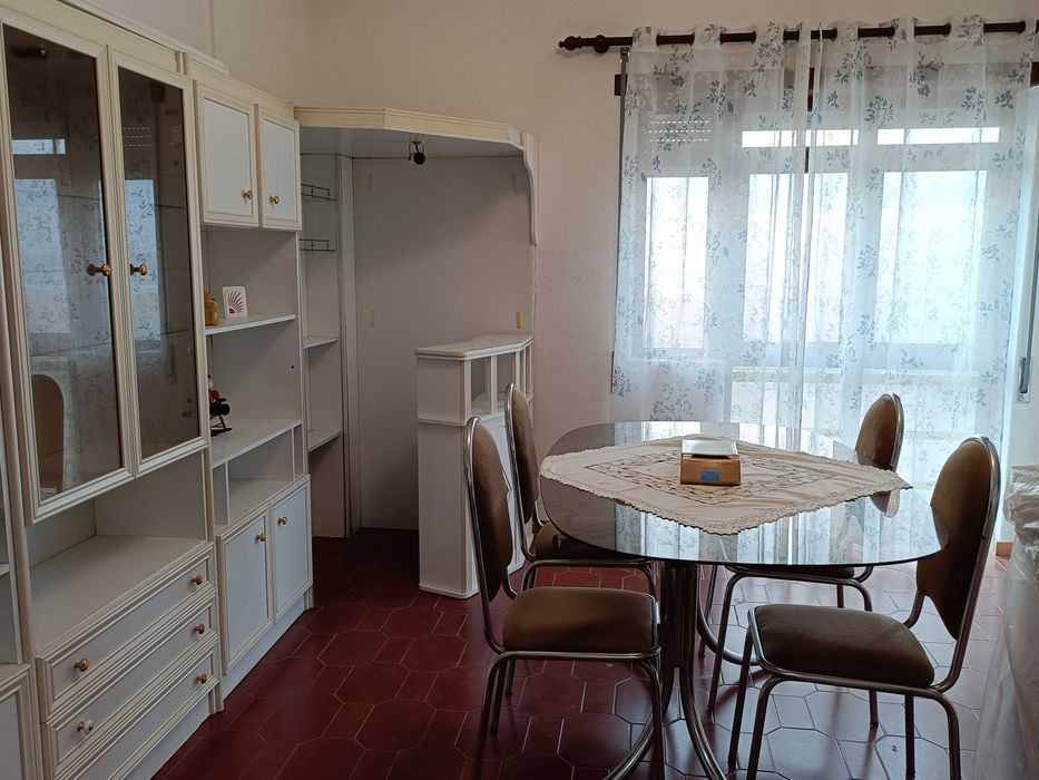 oportunidade única - elegante t1 na 1ª linha frente ao mar