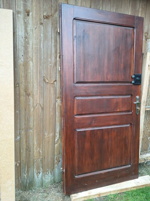 Drzwi drewniane używane