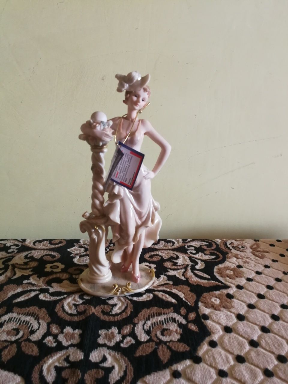Figurka Queen Isabell
