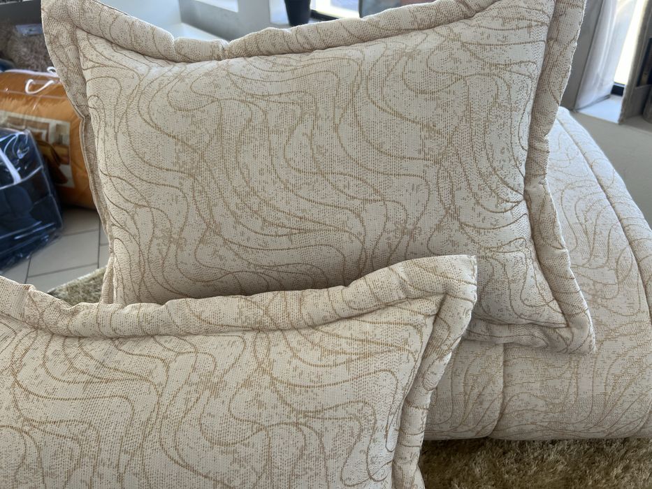 Edredon em jacquard e lurex