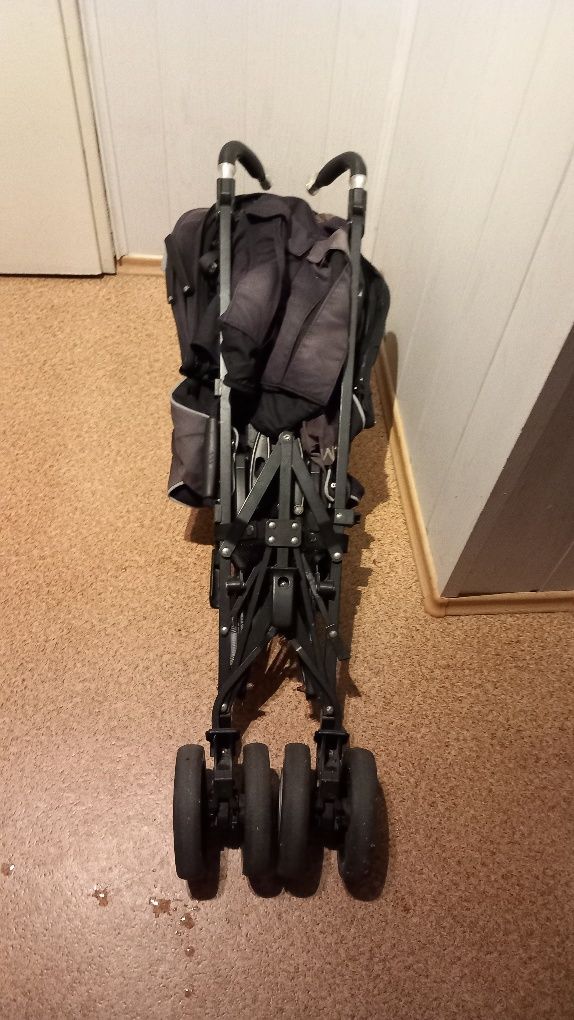 Składany wózek spacerowy  marki Maclaren techno xt.