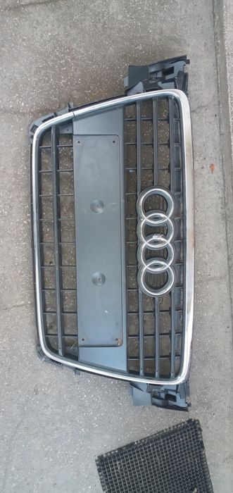 Бвмпера ришітка ауді а4 audi a4  2008-2016