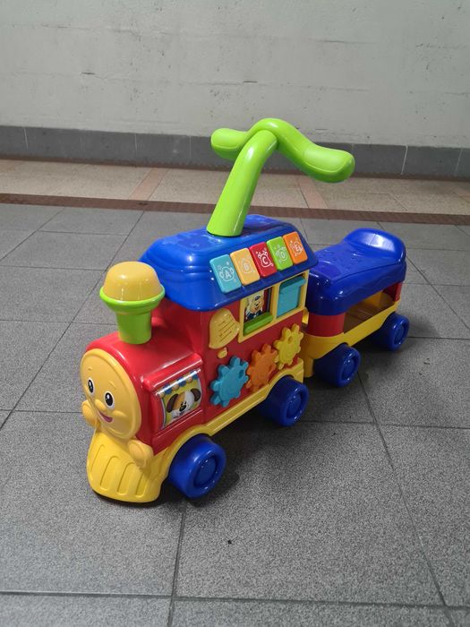 Comboio interativo criança