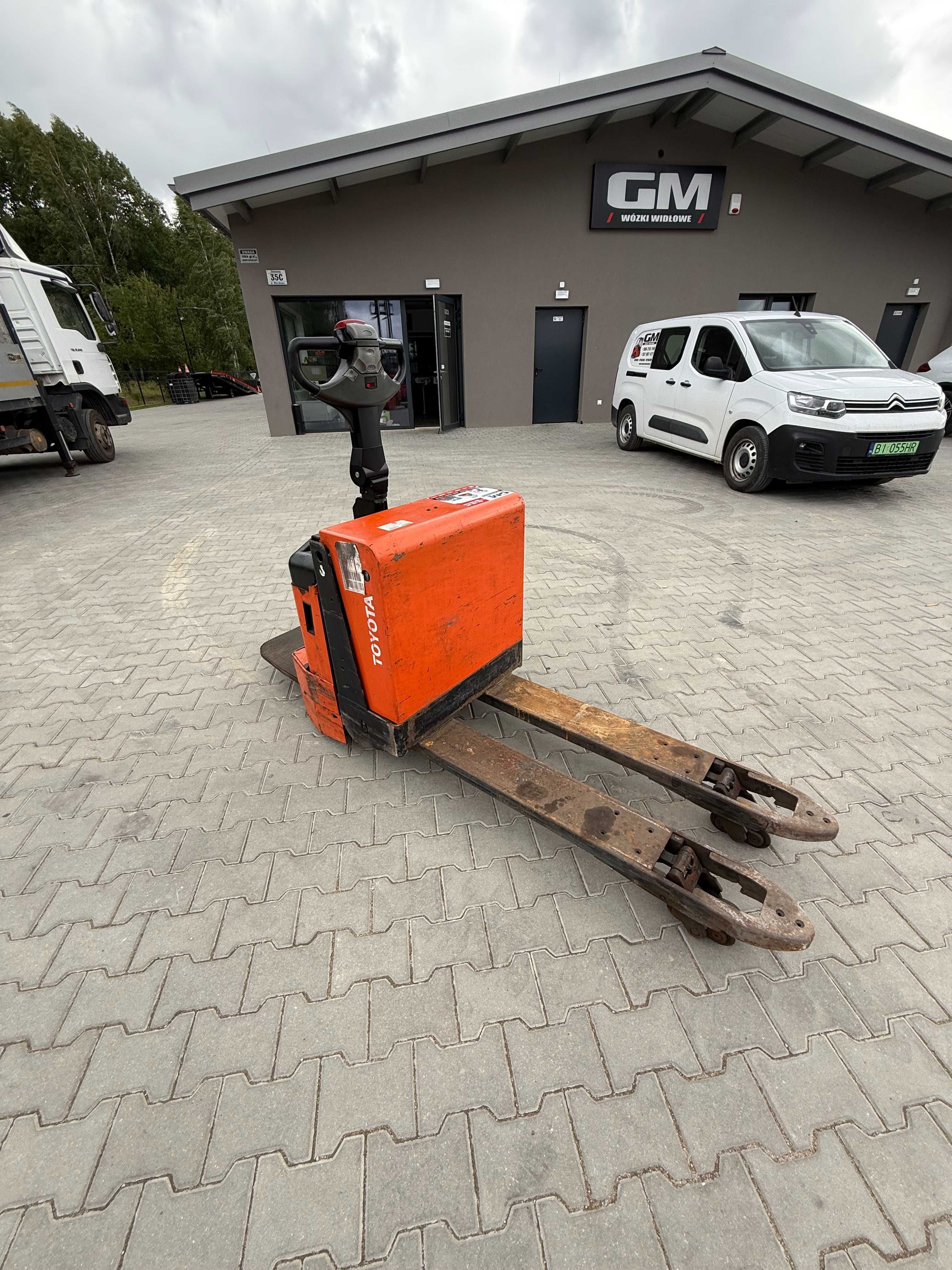 Wózek Paletowy Toyota 7PML20 z podestem 2000kg