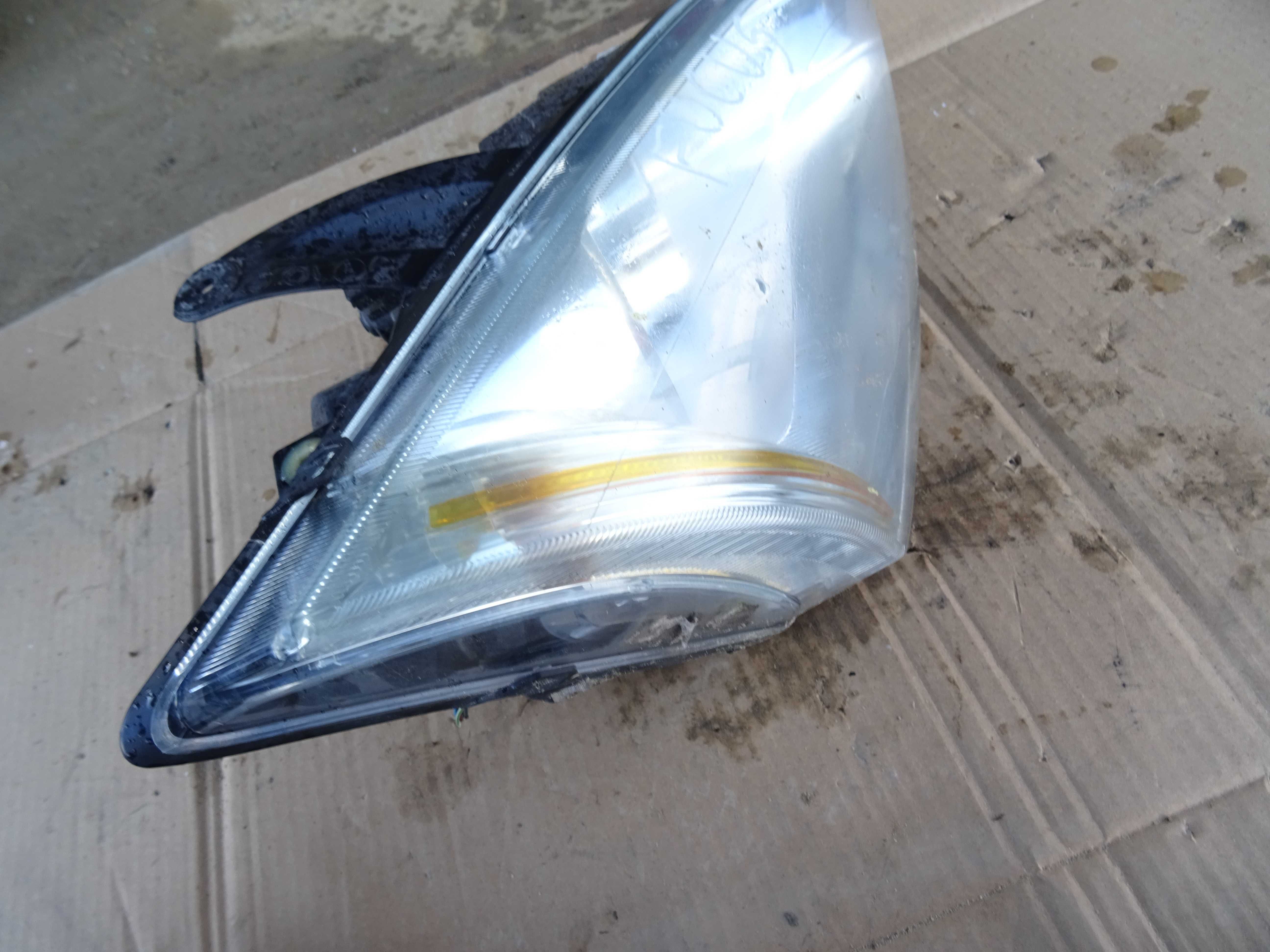 Lampa Prawa Przód Ford Focus Mk2