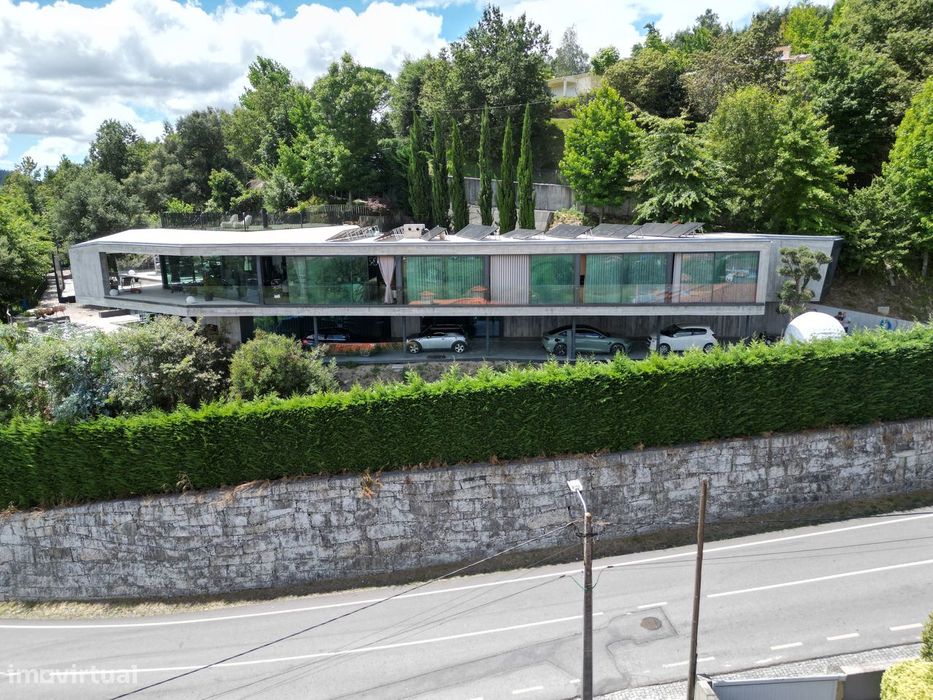 Moradia T4 de luxo com Vista Panorâmica sobre Guimarães