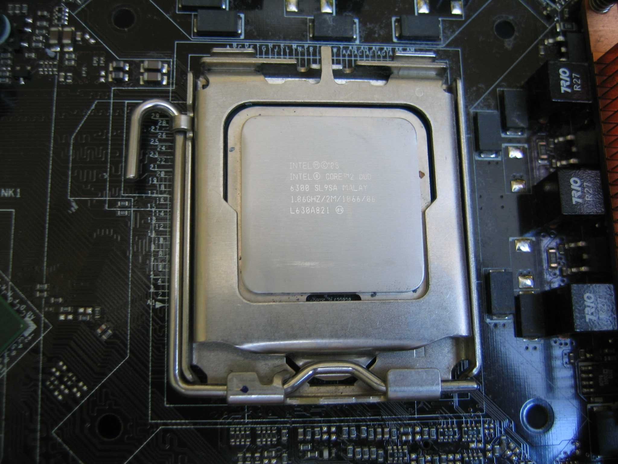 ZESTAW Intel C2D 1,83GHz 2Gb Asus P5N32-E GeForce 8400GS + gratisy