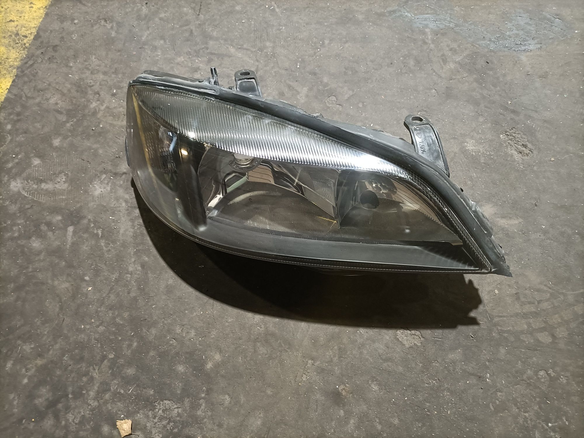 Lampa prawa opel astra g