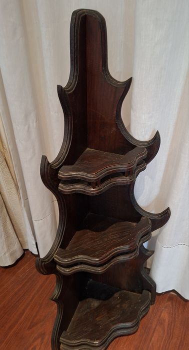 Móvel de canto com 3 prateleiras