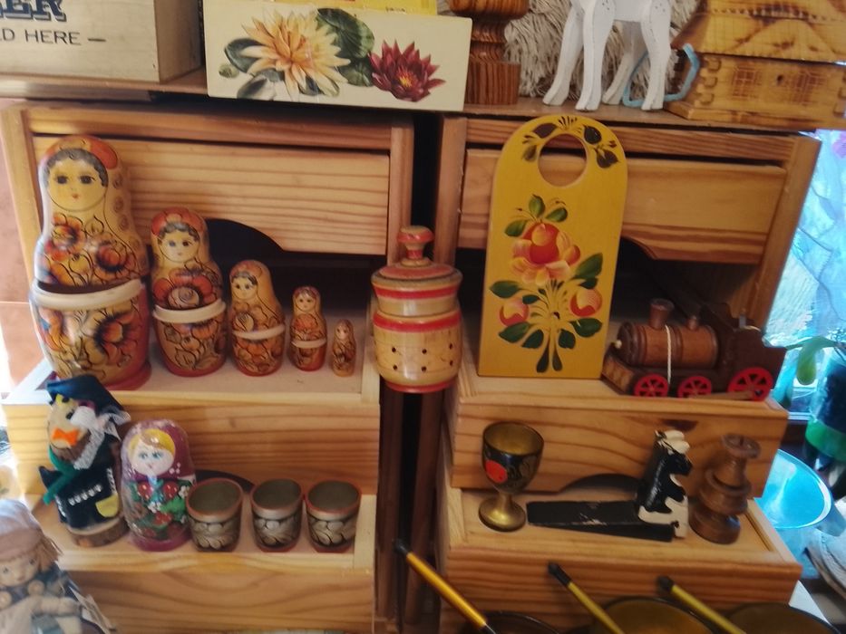 Коллекция. Фигурки из дерева. Матрёшки. Хохлома и др.