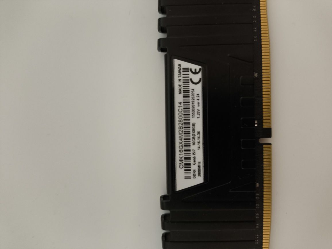 Corsair ddr4,2800 mhz,8gb.