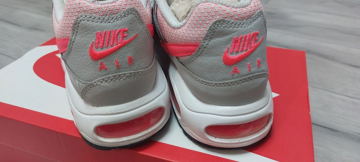 Nike Air Max Command