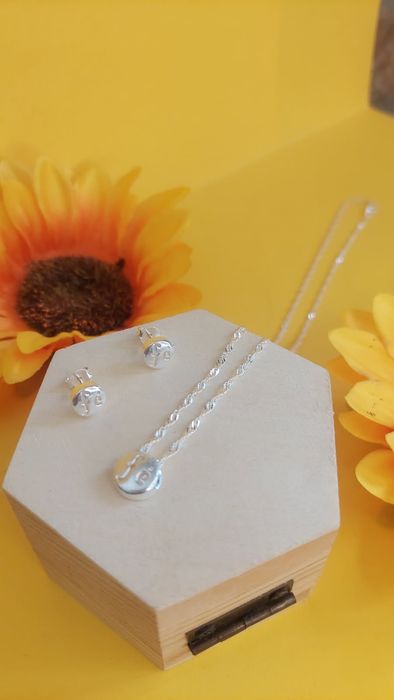 Conjunto fé folheado a prata 925, semijoias de qualidade.