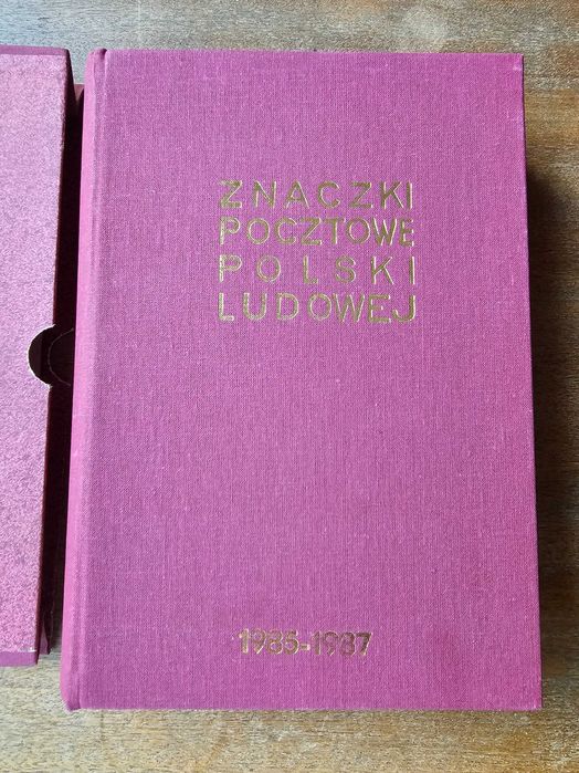 Klaser znaczków pocztowych PRL - pełna kolekcja serii