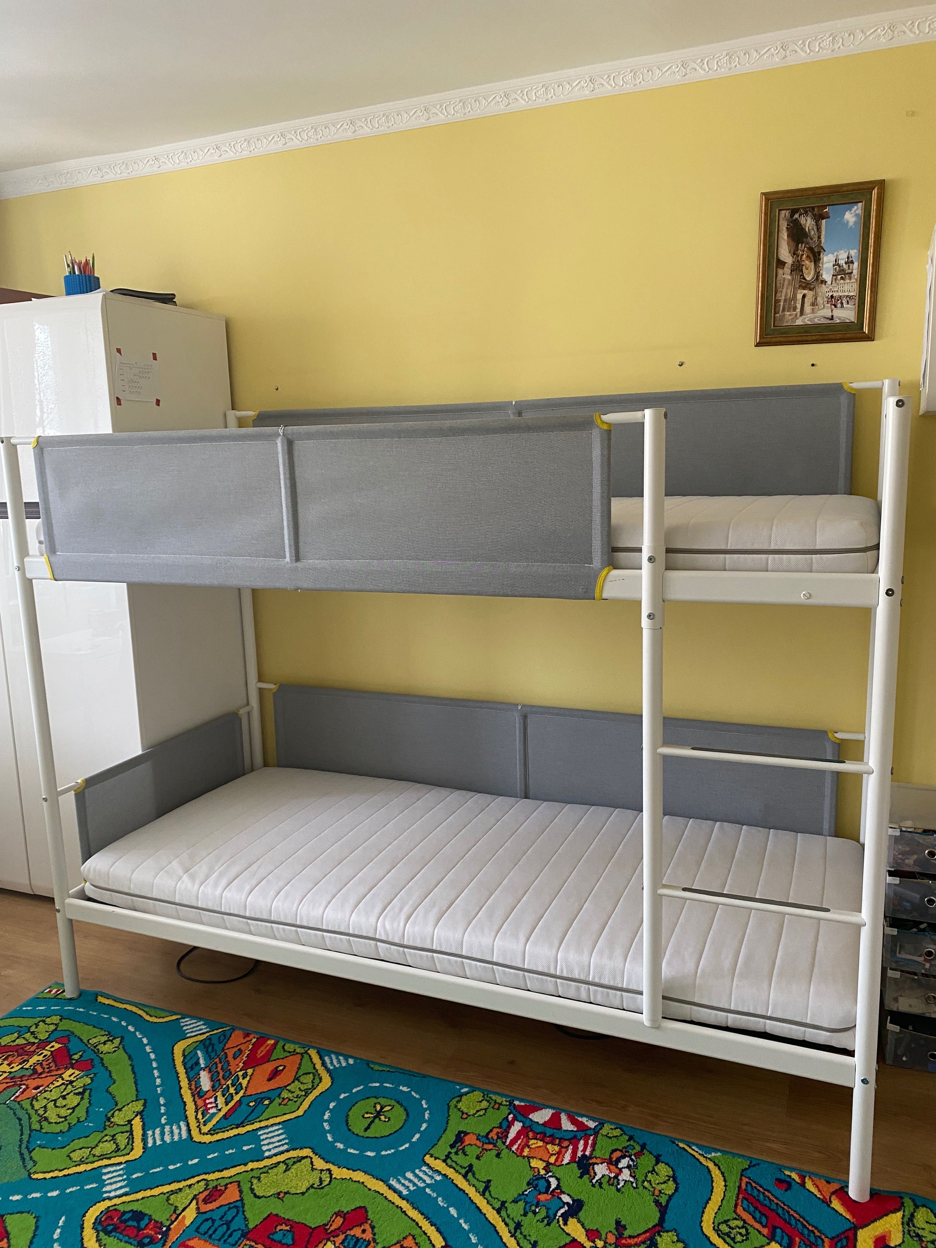 Łóżko piętrowe Ikea + 2 materace Ikea