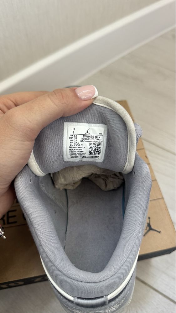 Кросівки Nike Air Jordan 1 Low Light Grey оригінал!