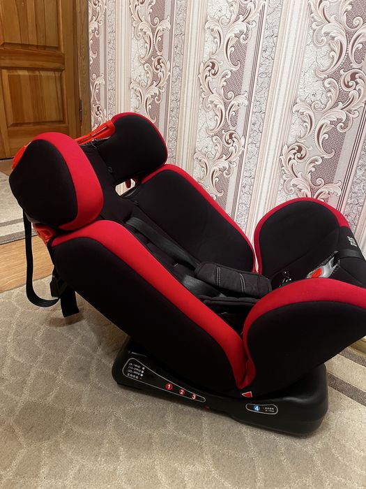 Продам автокрісло від 0 до 36 кг