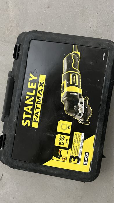 Stanley FatMax – frezarka / wycinarka do płyt