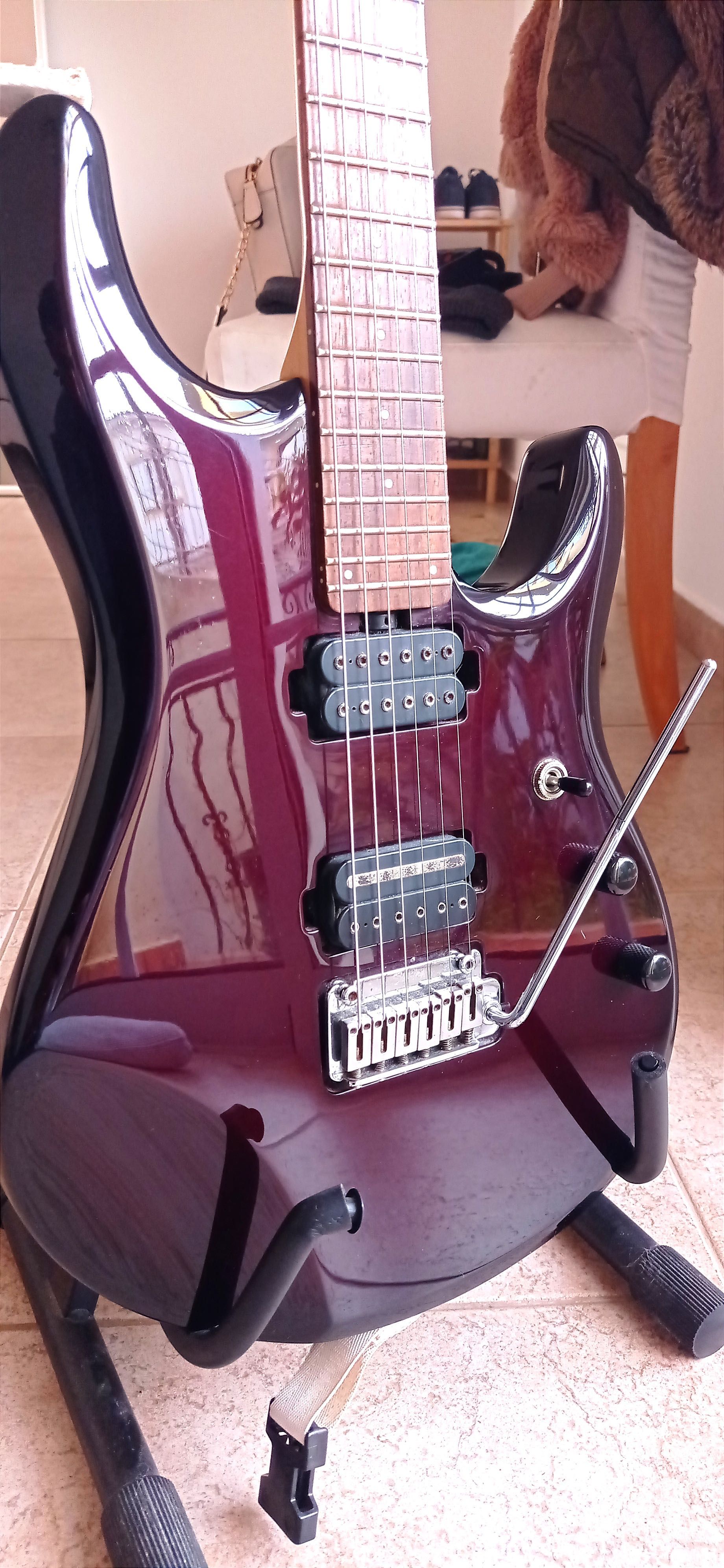 Sterling JP50 com DiMarzio Liquifire e Crunch Lab