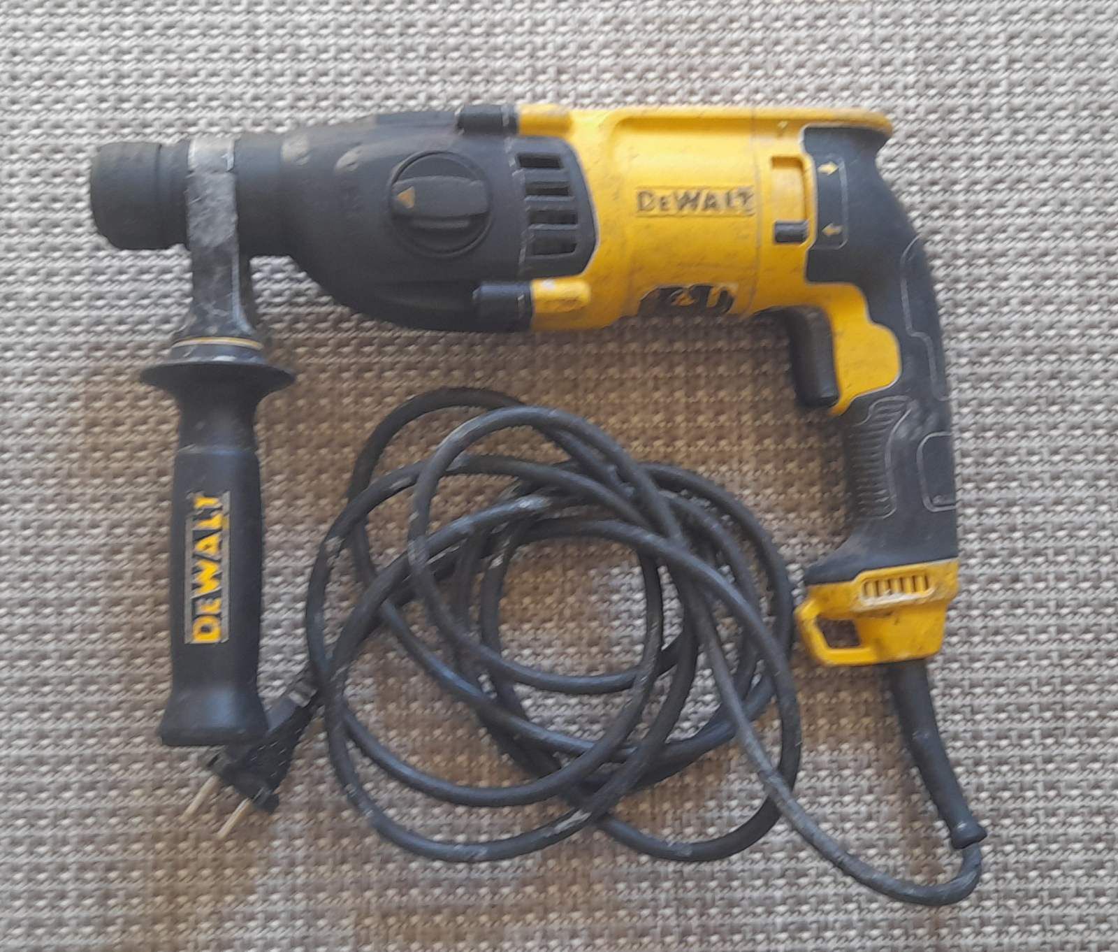 Перфоратор DeWalt 25133