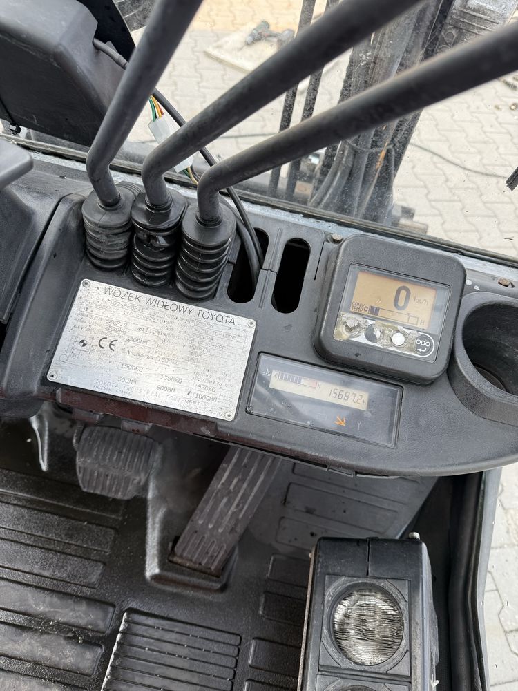 Wózek widłowy Toyota 8fgf15 LPG UDT Kabina