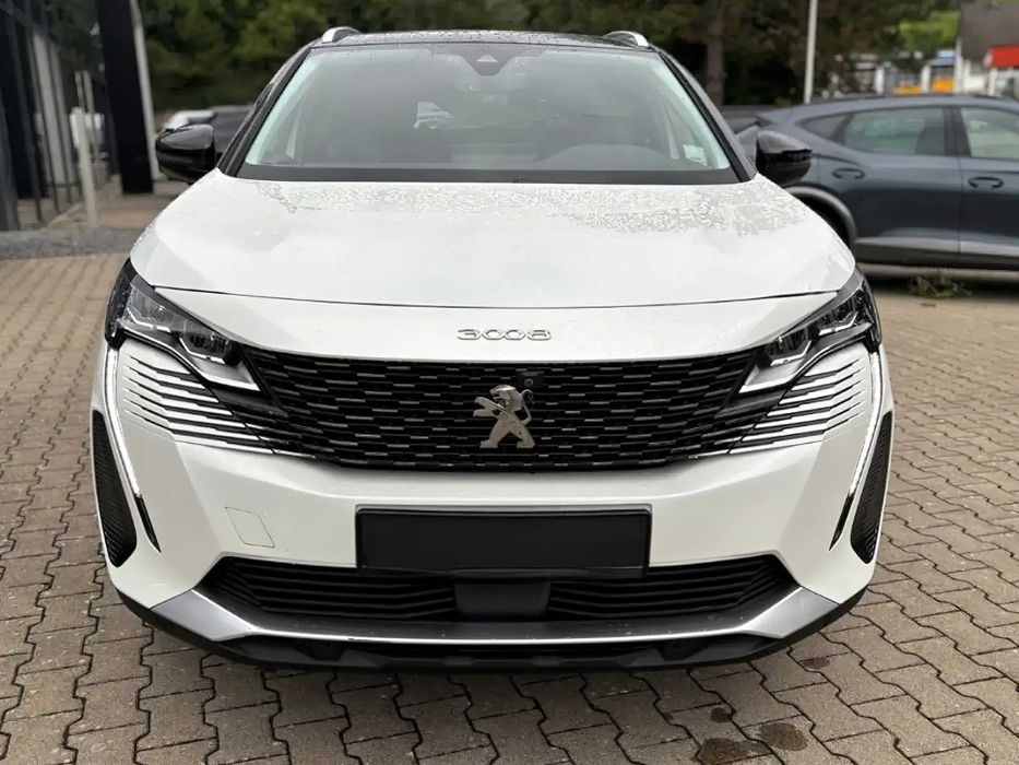 Peugeot 3008 Hybrid      2021