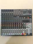 Mesa de Mistura Behringer Xenyx X1832USB