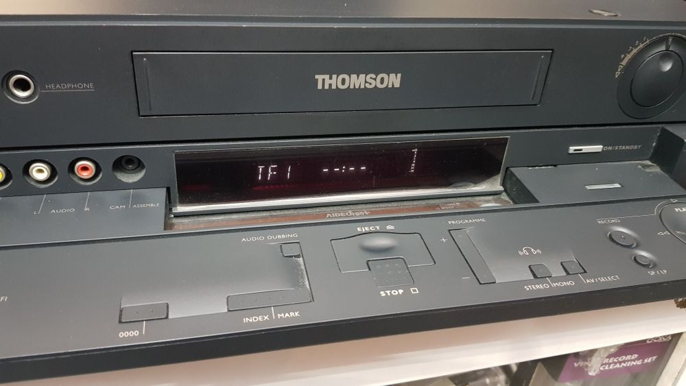 Video S-VHS Thomson VPH-6990 S/comando.