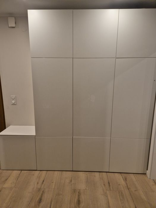 Biala szafa Ikea