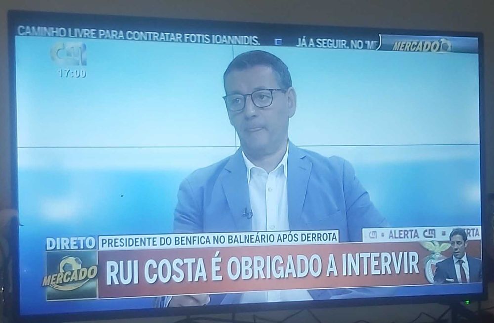 TV silver de 50 polegadas